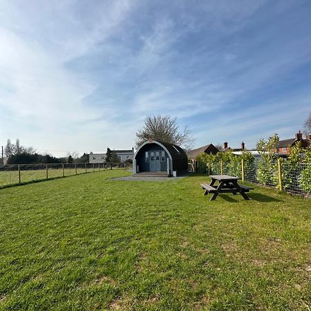 Welly Boot Pod Hotel Shenstone Buitenkant foto
