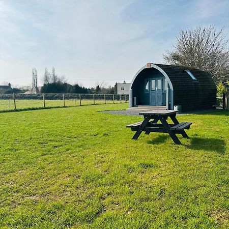 Welly Boot Pod Hotel Shenstone Buitenkant foto