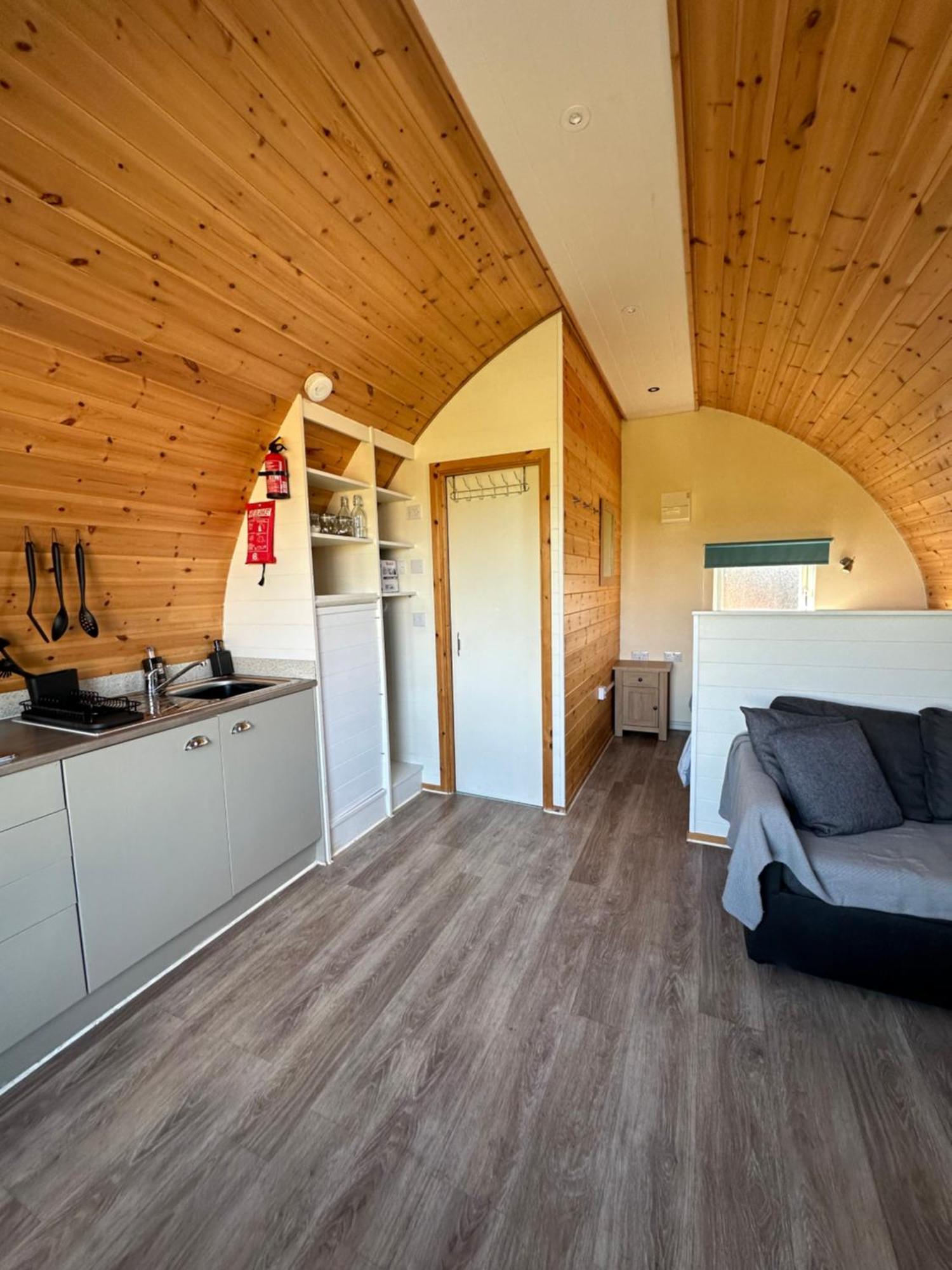 Welly Boot Pod Hotel Shenstone Buitenkant foto