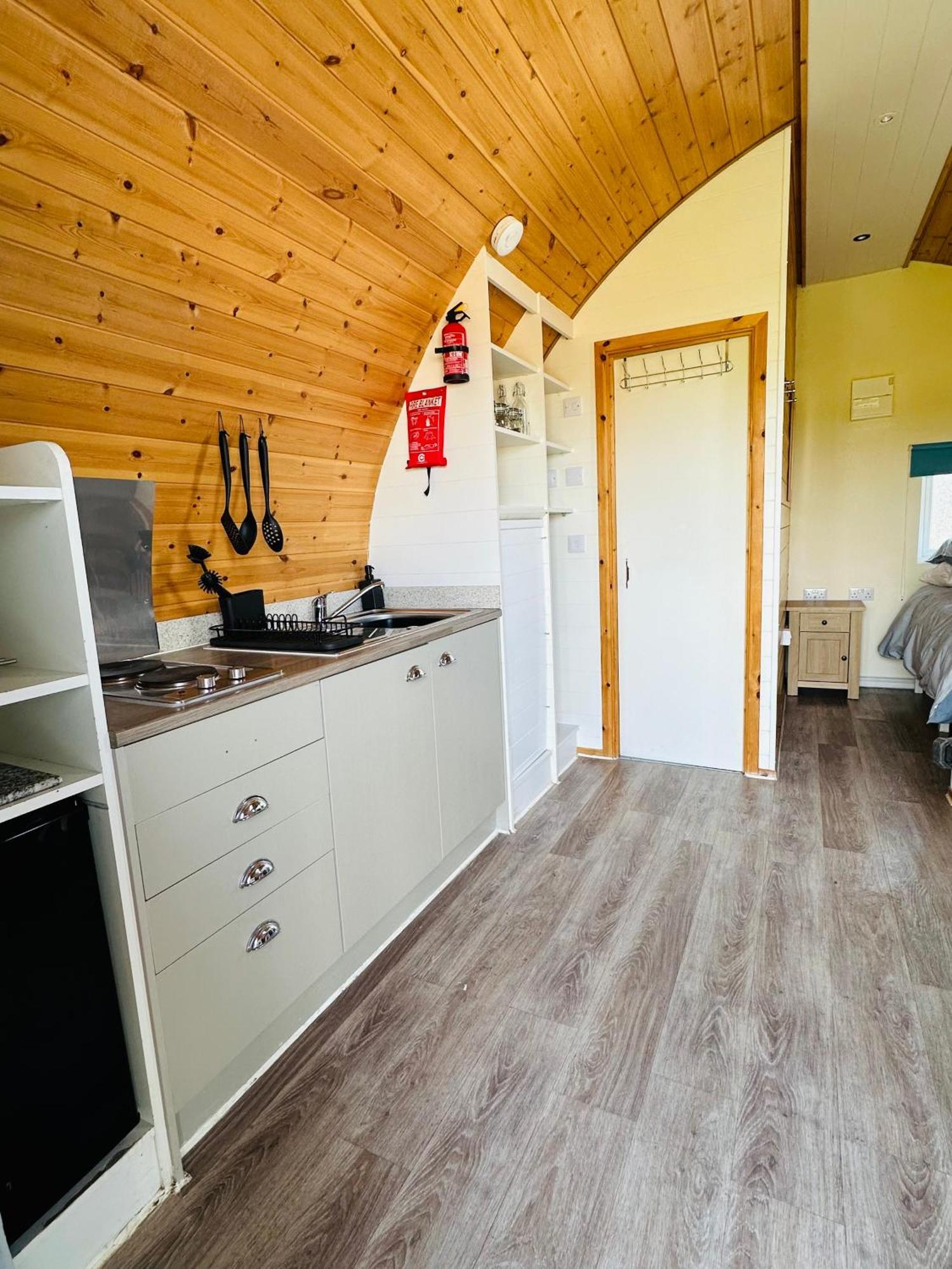 Welly Boot Pod Hotel Shenstone Buitenkant foto
