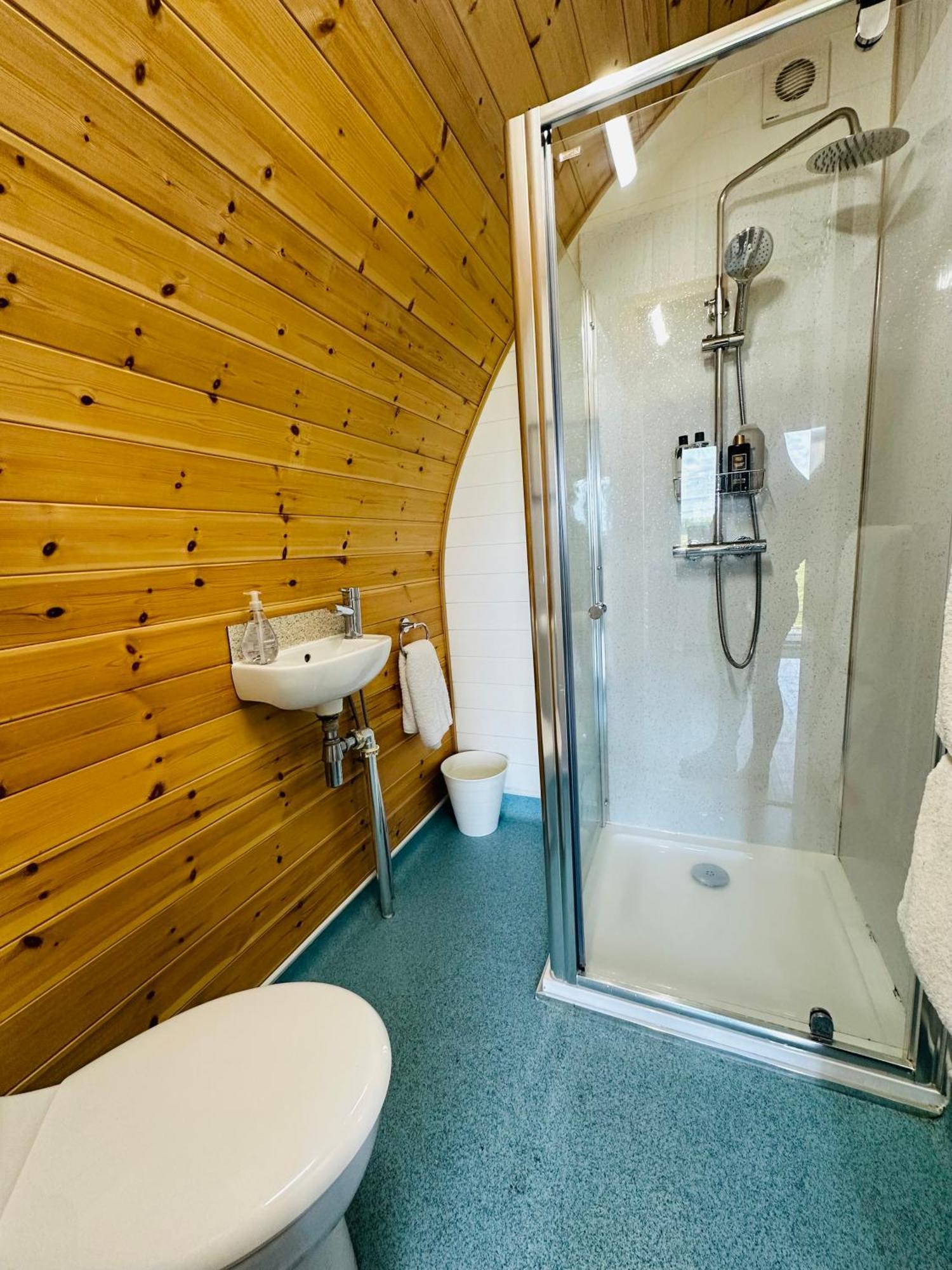 Welly Boot Pod Hotel Shenstone Buitenkant foto